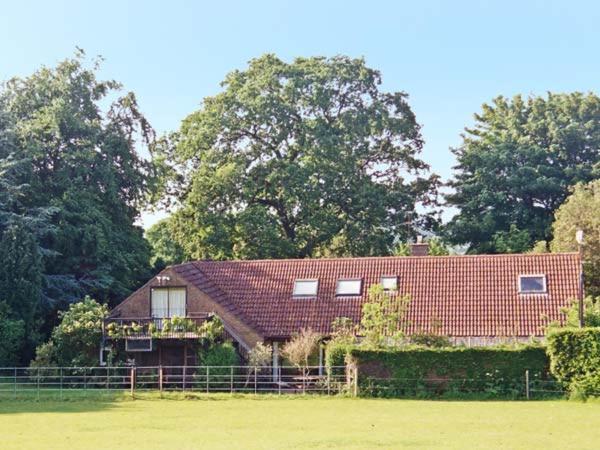 Uplands Appartement Compton  Buitenkant foto